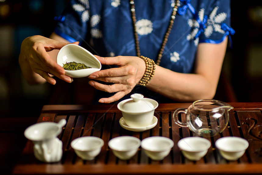 Gaiwan and teapot: The "material revolution" of Pu'er tea soup - analyzing how tea utensils reshape the drinking experience from a molecular level